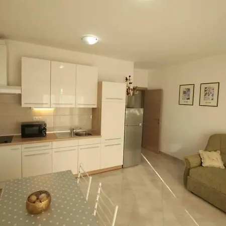 Ana - One Bedroom A3