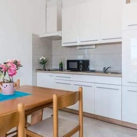 Ana - One Bedroom A3