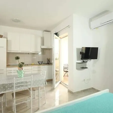 Ana - One Bedroom A3 *